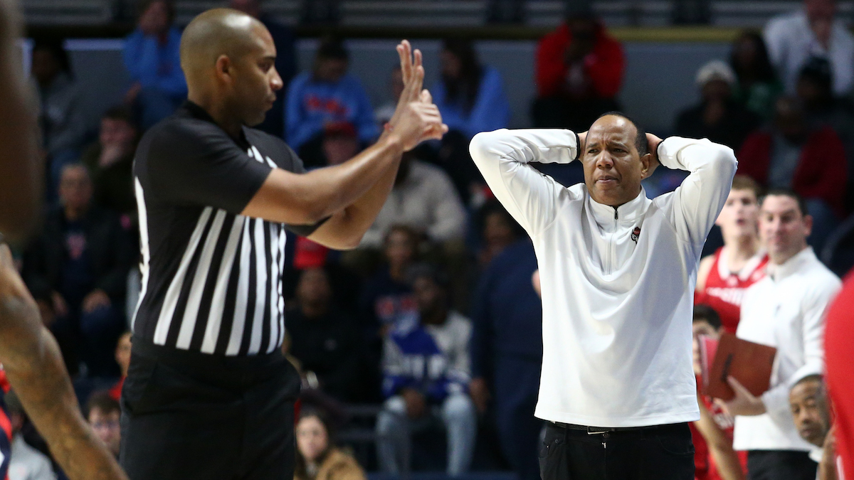 NC State S Kevin Keatts Ejected After Rapid Fire Pair Of Technical