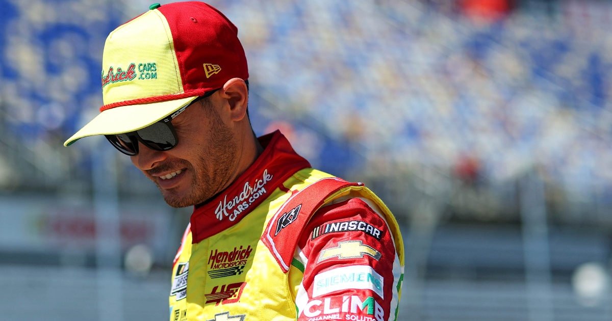 Terry Labonte Rocks Throwback Firesuit With Kyle Larson At Darlington