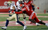 houston-cougars-linebacker-donavan-mutin-frightening-situation-unfolding-wheeled-off-stretcher