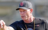 2026-08-11T174015Z_194741652_MT1USATODAY29559336_RTRMADP_3_OKLAHOMA-HEAD-COACH-BRENT-VENABLES-RUNS-DRILLS-DURING-AN-OU (1)