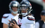 2025-09-23T034852Z_33124352_MT1USATODAY27147938_RTRMADP_3_HOUSTON-TEXANS-QUARTERBACK-CJ-STROUD-7-WARMS-UP-BEFORE-AN (1)