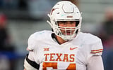 2022-11-28T212748Z_524525831_MT1USATODAY19520853_RTRMADP_3_NCAA-FOOTBALL-TEXAS-AT-KANSAS (1)
