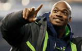 adrian-peterson-hasnt-officially-hung-it-up-isnt-closing-door-nfl-return-minnesota-vikings-oklahoma-