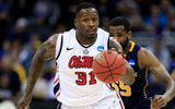former-ole-miss-star-murphy-holloway-joining-chris-beards-coaching-staff