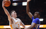 ugonna-onyenso-sets-tone-defensively-tennessee