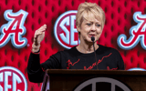 Alabama coach Kristy Curry
