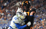 Tennessee tight end Miles Kitselman (87) drops the ball after making a catch in the end zone while defended by Kentucky defensive back Jordan Lovett (25) during a game between Tennessee and Kentucky at Neyland Stadium in Knoxville, Tenn., Saturday, Nov. 2, 2024.