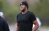 Dutch Fork EDGE Julian Walker, son of South Carolina assistant strength coach Jahmil Walker, pictured visiting during practice (Photo: GamecockCentral.com)