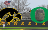 A play-by-play recap of the series opener between the Hawkeyes and Ducks.