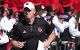 Louisville’s coach Jeff Brohm ran out onto the field before the game against SMU this Saturday. Oct. 5, 2024. © (Scott Utterback/Courier Journal / USA TODAY NETWORK via Imagn Images)