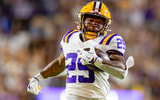 LSU RB Caden Durham was in action on Saturday night in Death Valley (Photo: © SCOTT CLAUSE/USA TODAY Network / USA TODAY NETWORK via Imagn Images)