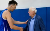 bill-raftery-watches-kentucky-basketball-practice