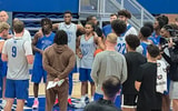 Rajon Rondo speaks to Kentucky Wildcats at practice (Photo: @KentuckyCards)