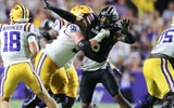South Carolina EDGE Dylan Stewart against LSU. Photo by: CJ Driggers | GamecockCentral