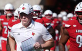 Louisville’s coach Jeff Brohm brings his team out onto the field against Virginia at L&N Stadium Saturday. Oct. 4, 2025. © Scott Utterback/Courier Journal / USA TODAY NETWORK via Imagn Images