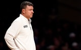 Vanderbilt coach Mark Byington watches his team face Kentucky during the first half at Memorial Gymnasium in Nashville, Tenn., Tuesday, Jan. 27, 2026. © ANDREW NELLES / THE TENNESSEAN / USA TODAY NETWORK via Imagn Images