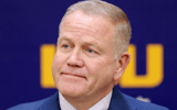Brian-Kelly-welcomes-trio-LSU-Tigers-legends-to-practice-Tyrann-Mathieu-Clyde-Edwards-Helaire-Thaddeus-Moss