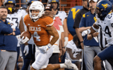 jordan-whittington-is-staying-on-the-field-and-playing-a-key-role-in-the-texas-offense