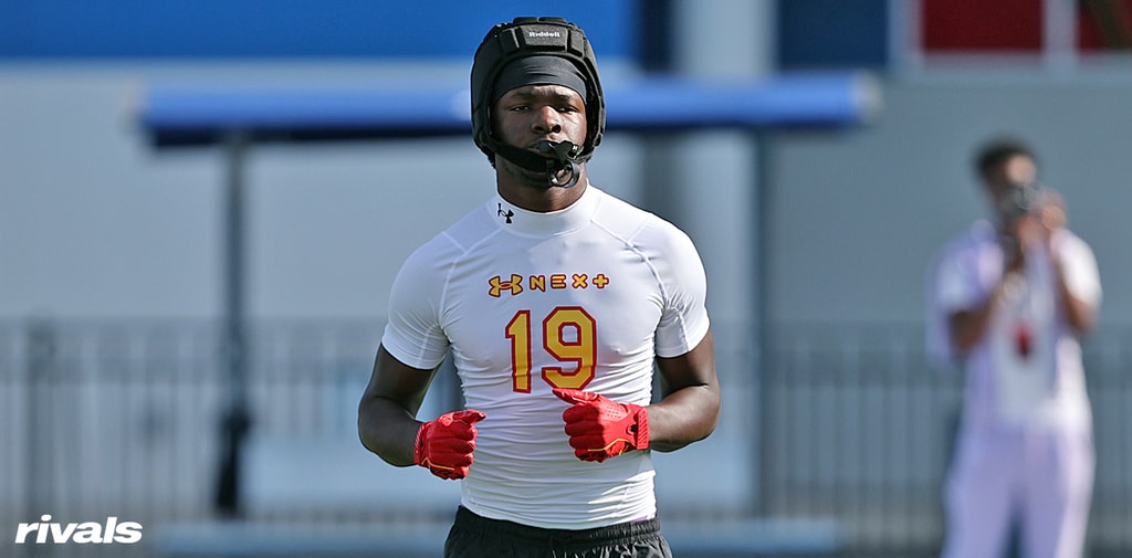 Texas Longhorns Recruiting Buzz: No. 4 TE trending Horns, new 2028 DT offer notes