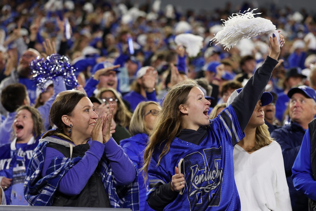 SEC fines Kentucky $500,000 for fans storming field after overtime win against LSU
