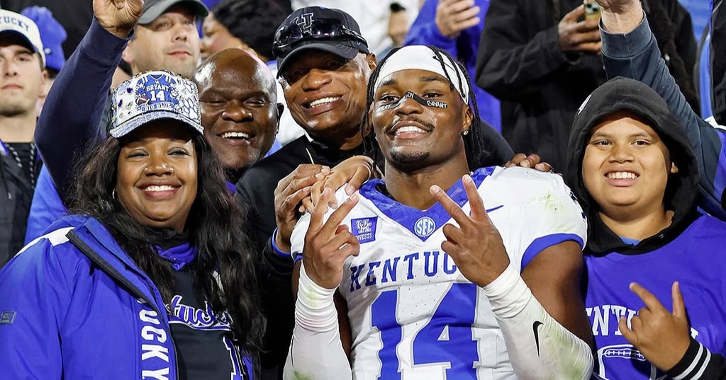 Kentucky continues to climb in latest Coaches Poll Top 25 rankings