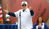 jerry-jones-dallas-cowboys-facing-tom-brady-tampa-bay-buccaneers