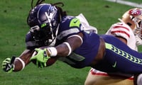 seattle-seahawks-alex-collins-makes-beautiful-move-against-defender-arkansas-razorbacks