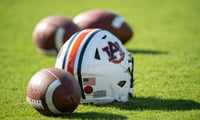 Report Auburn heavily pursuing Oregon defensive back DJ James