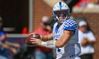 will-levis-starting-against-south-carolina-gamecocks-injury-dislocated-finger-walking-boot