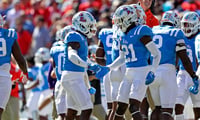 aj-finley-interception-one-handed-auburn-tigers-football-picks-off-robby-ashford-tipped-ass