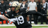 kane-patterson-seen-on-crutches-on-the-sideline-out-vs-mizzou