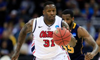 former-ole-miss-star-murphy-holloway-joining-chris-beards-coaching-staff