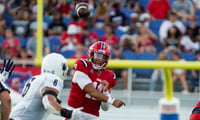 florida-atlantic-quarterback-casey-thompson-knocked-out-of-clemson-game-with-knee-injury