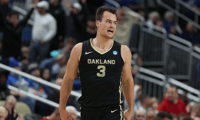 Oakland G Jack Gohlke vs. Kentucky in the NCAA Tournament
