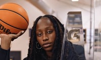 South Carolina women's basketball signee Joyce Edwards poses with her Gatorade Player of the Year trophy (Photo Credit: Joe Greer | Gatorade Player of the Year)