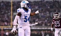 Kentucky LB D'Eryk Jackson scores a touchdown against Mississippi State
