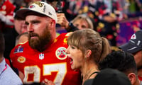 taylor-swift-thanks-travis-kelce-at-mtv-vmas-everything-this-man-touches-turns-to-happiness