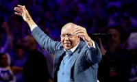 Former Kentucky head coach Tubby Smith is the Y at Rupp Arena, vis Dr. Michael Huang, KSR