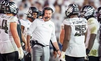 Oregon head coach Dan Lanning