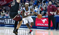 high-flying-smu-offense-helps-mustangs-pull-away-from-notre-dame-89-81