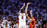 Arizona's Jaden Bradley leads the Wildcats into the West Region of the NCAA Tournament, via Aryanna Frank-Imagn Images