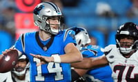 2026-08-29T022032Z_162826040_MT1USATODAY29684707_RTRMADP_3_NFL-HOUSTON-TEXANS-AT-CAROLINA-PANTHERS (1)