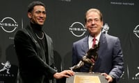 2021-12-12T032209Z_1653655296_MT1USATODAY17341972_RTRMADP_3_NCAA-FOOTBALL-HEISMAN-TROPHY-PRESENTATION (1)