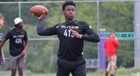 Quarterback Lonnie Andrews