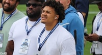 Defensive end Alex Willis