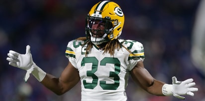 aaron-jones-involved-in-postgame-scrap-between-vikings-and-packers-players-andrew-booth