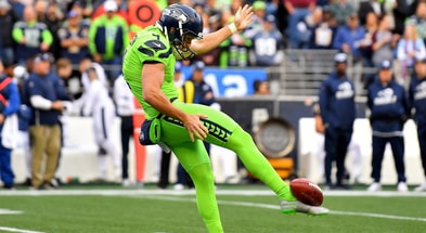 watch-michael-dickson-becomes-viral-star-double-punt-seattle-seahawks-vs-los-angeles-rams-texas-long