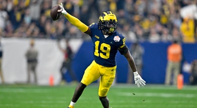 breaking-michigan-safety-rod-moore-suffers-major-knee-injury