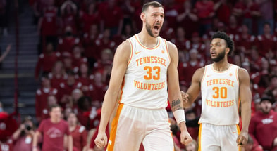 tennessee-volunteers-forward-uros-plavsic-analyzes-arkansas-razorbacks-changes