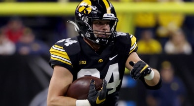 sam-laporta-clocks-40-yard-dash-nfl-combine-time-ranking-with-the-best-tight-ends-from-iowa-george-kittle-tj-hockenson